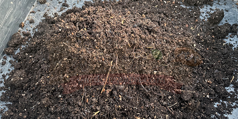 コンポストで作った推肥の様子